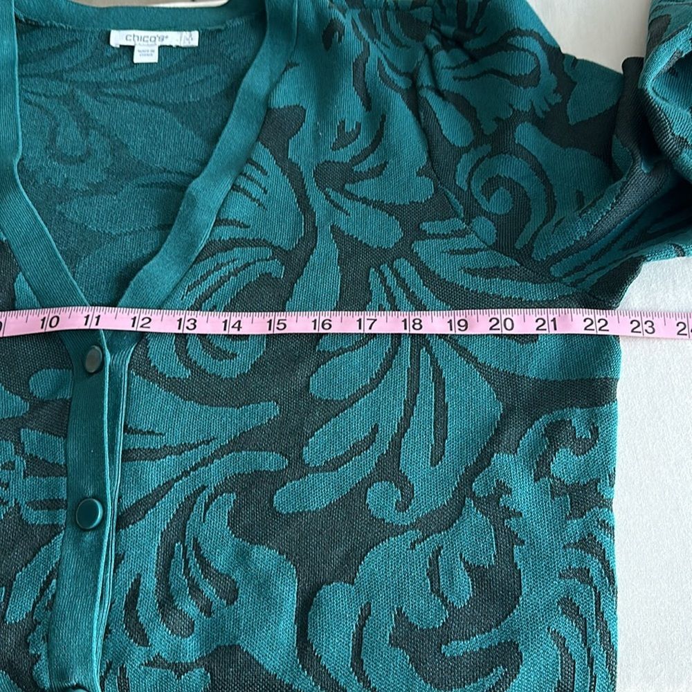 Chico’s Mesh Jacquard Button Front Cardigan Emerald Green Size 2/L - Picture 8 of 10